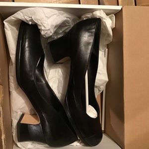 New Adele Clarke very elegant neutral stable heals size 39